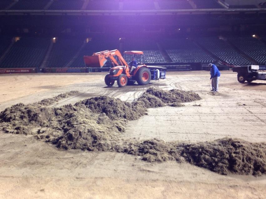 TXGroundsCrew's tweet image. Last couple loads of the night. #Rubble #AlmostEmpty