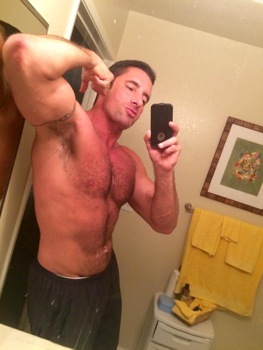 nickcapra's tweet photo. I'm not allowed to tell u til Sunday. Hint: shooting Porn for an amazing studio, that I have NOT worked 4 this year. http://t.co/6n1Ers0J8i