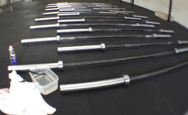 workshopSCW's tweet photo. Getting the bars cleaned up and prepped for tomorrow's Barbells and BBQ event! #training #crossfit #timetowork http://t.co/6MqgmNvwgM