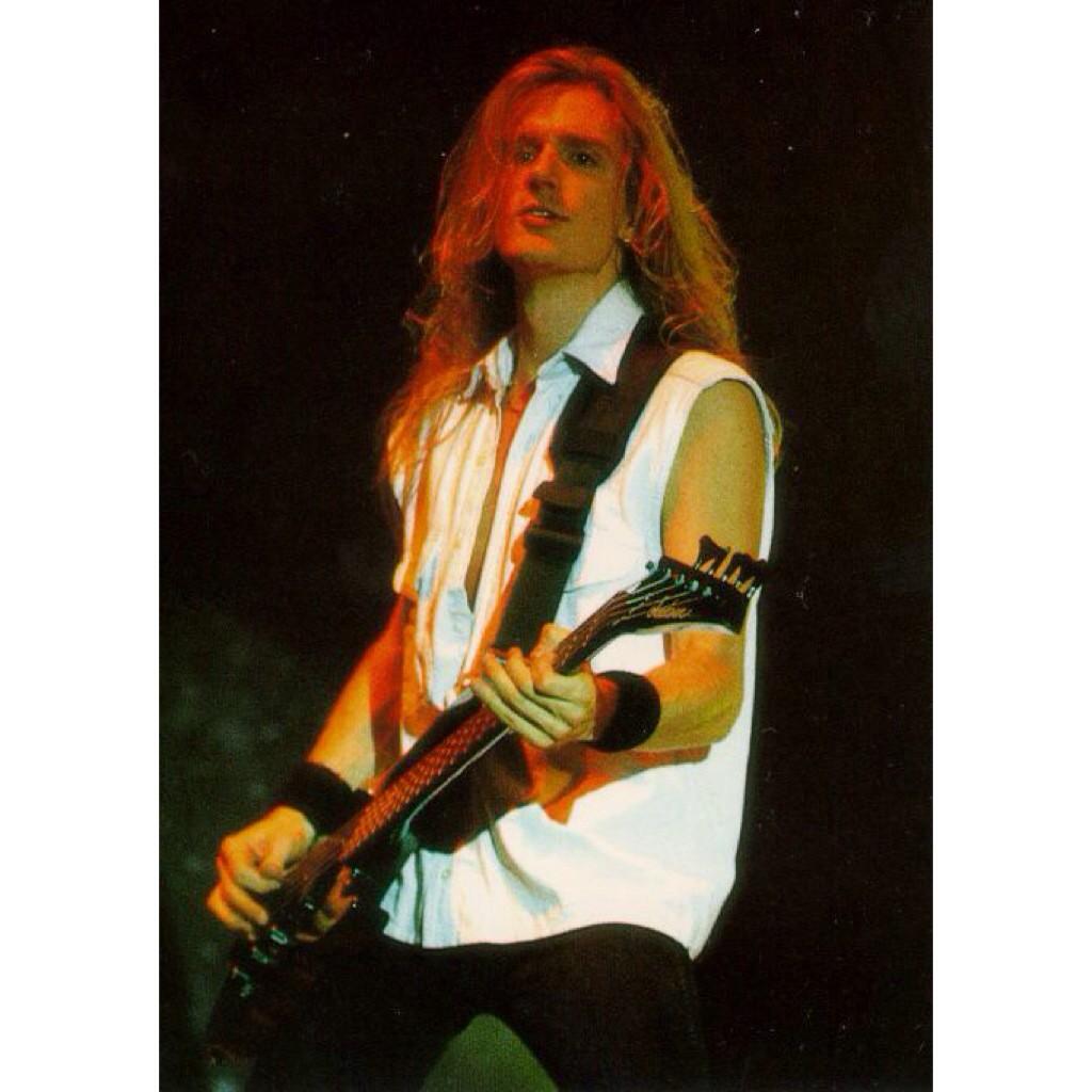 One of my favorite bassist ...Happy Birthday Dave Ellefson ! Aka Junior 