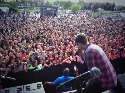 TheBeattyUpdate's tweet photo. http://t.co/uUH5d0Jzzx Seen on Fahlo: Do you see you? 😉 http://t.co/S3FdsxHIRS