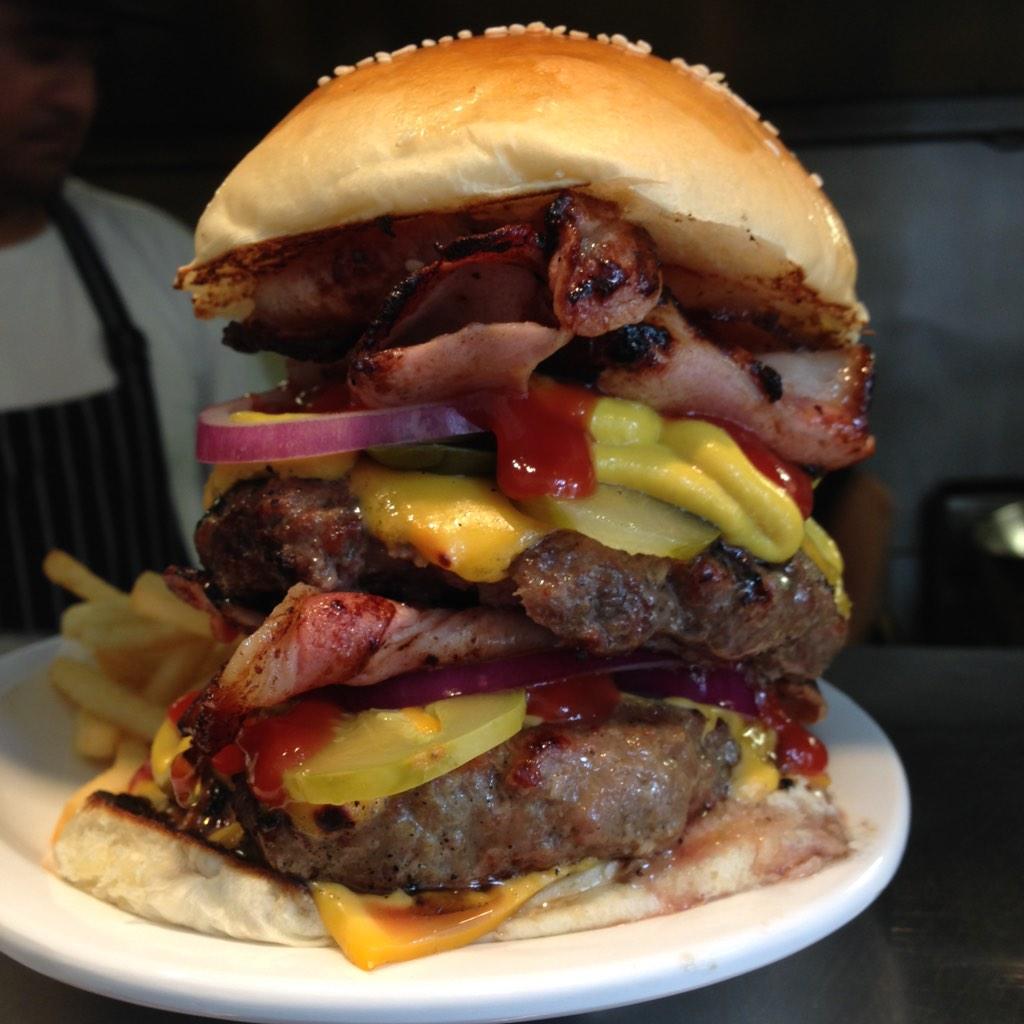 publifekitchen's tweet photo. This legend just trumped everyone before him. Double cheese. Double bacon. Tripple cheese. http://t.co/6I7P2fJHr6