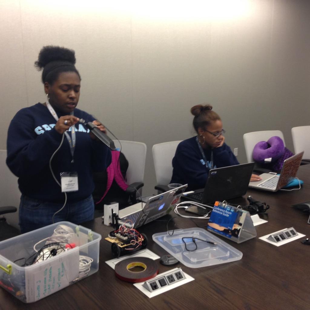 Jcaret2's tweet photo. @SpelmanCollege BedXplorer Day 1: UAF Hackathon #spelmanstem #beu http://t.co/wOmfQHEA7e