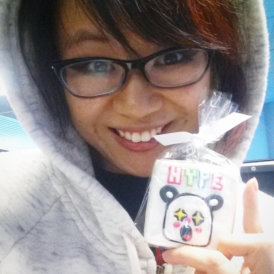 seriouslyclara's tweet photo. #ClarasLive in about an hour for a short stealth stream of @candacegosh cookies and Dungeon Defenders #cookiehype! http://t.co/Zf2n4bya2K