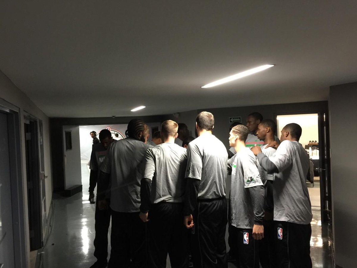 #Twolves huddle up before taking the court. #NBAGlobalGames