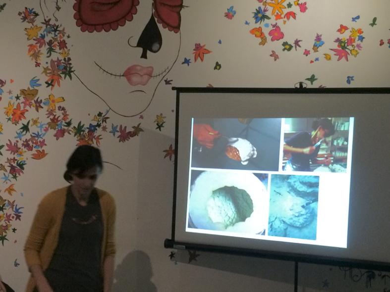ChocolateMUCHO's tweet photo. "Mancerina chopeadora" de Alejandra Anton @designapan para chopear el chocolate @AbiertoDeDiseno #AMD2014 #AMDMucho http://t.co/Y5tftBzLZm