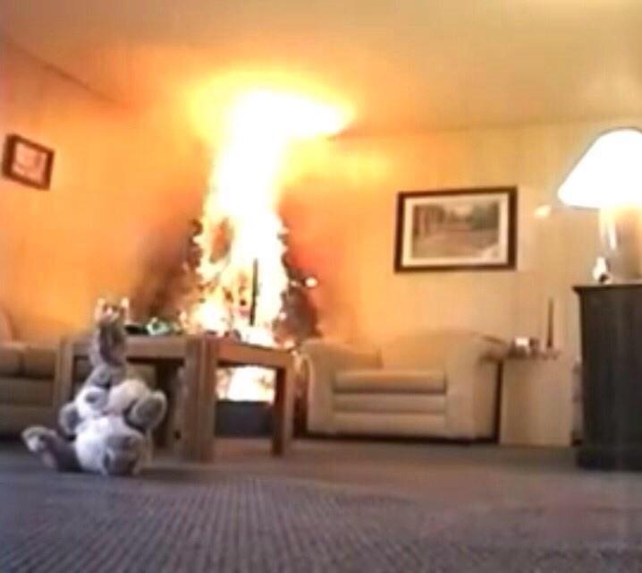 MixTapeJokes's tweet photo. Niggas be like "I gave you my mixtape for christmas" http://t.co/9PQriMjq1s