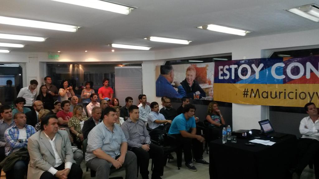 GloSuaiter's tweet photo. GENIAL la charla q brindaron @franquintana y @aforchieri en el local de @sebasneuspiller #PROPilar Mucho entusiasmo! http://t.co/JL3Pwwatpw