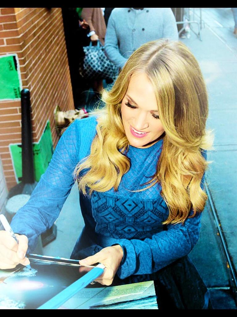 mccountrry's tweet image. I don't understand why girls look up to Kim Kardashian when they can look up to Carrie Underwood