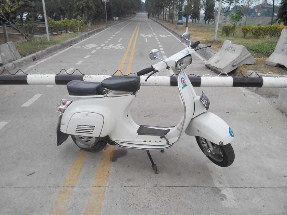 SCOOTER_SOUL's tweet photo. dijual vespa pts dan special surat lengkap semua harga 7,9 dan 7,3 minat kontak 085692916713 http://t.co/a6v23WBqju