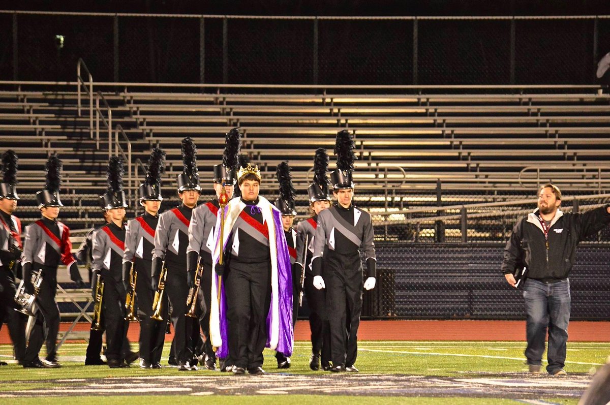 FairLawnFOM's tweet photo. FLHS Marching Band performs Metlife Nationals. Cheer a final runthrough, Sat. 12:30 Sasso Field #saturdaysendoff http://t.co/fnfJPPyT5v