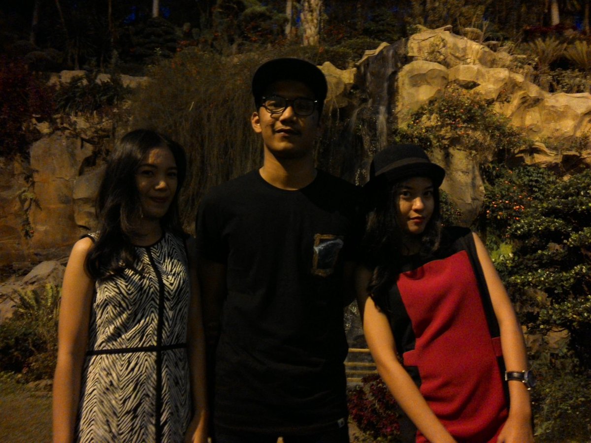 ass_wilza's tweet photo. @wilzass and her bestfriend #3 http://t.co/5JKFpO3r6A