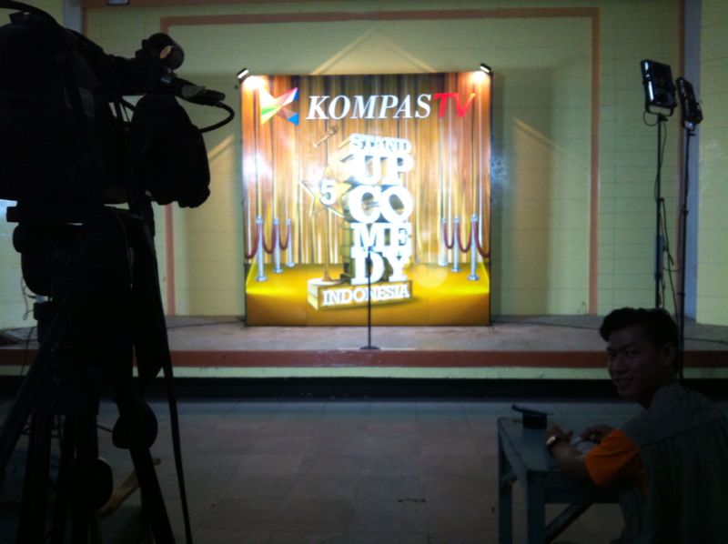 danihelsing's tweet photo. Di tayangin di @kompasTV ga ?? RT"@StandUpKompasTV: Nih ruangan #AudisiSUCI5 Pontianak, siapa ya yg bakalan dpt g http://t.co/siteslEOBA"
