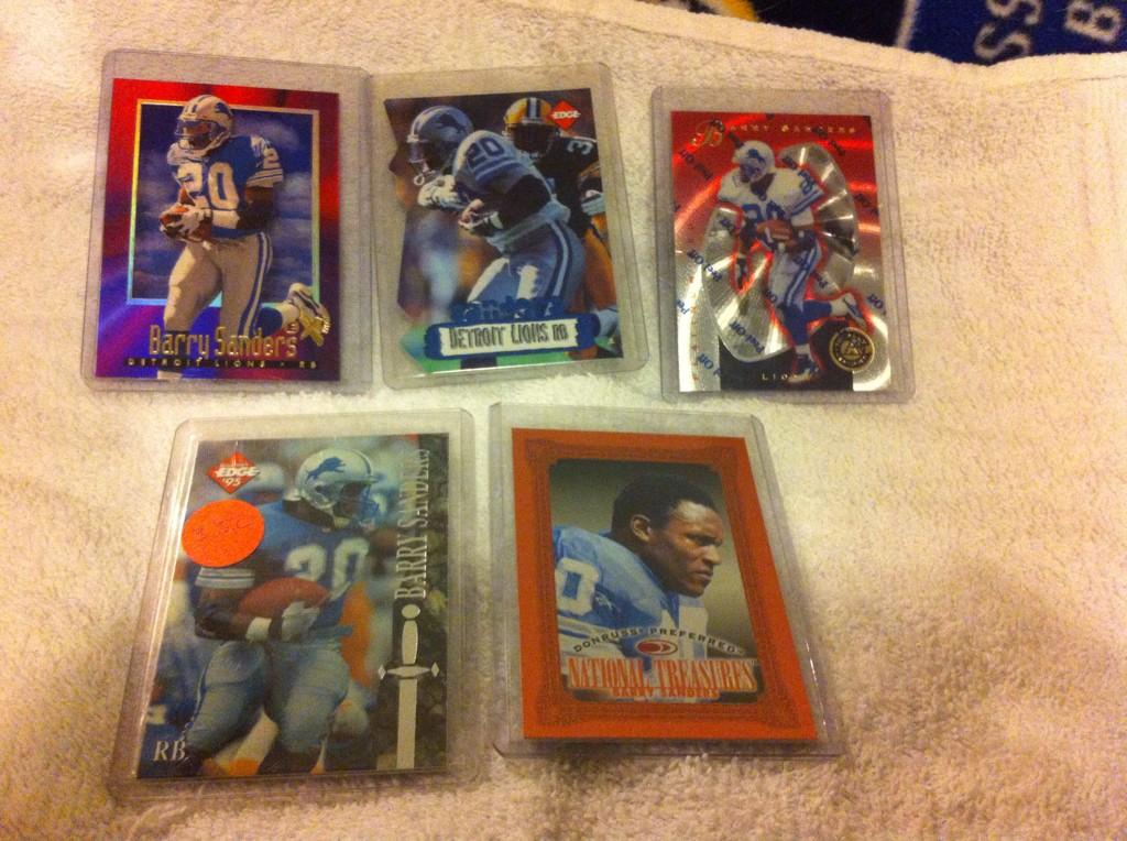 theonly1Avenger's tweet photo. Please RT; Barry Sanders 5 card lot $20 shipped, dm if interested http://t.co/waGyXgfhUm