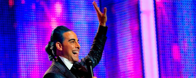 SensaCine's tweet photo. Stanley Tucci quiere presentar los #Oscar como el Caesar Flickerman de #LosJuegosDelHambre http://t.co/jaKDoKoptQ http://t.co/n3A3DlDPXZ