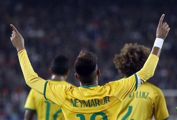 FootballFunnnys's tweet image. Neymar for Brazil: 

Games: 59 
Goals: 42
Assists: 24 

And he is just 22!!