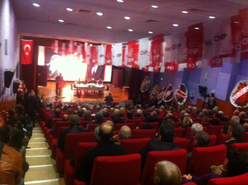 Olağanüstü kongremiz Nazım Özbay Kültür merkezinde gerçekleşiyor.