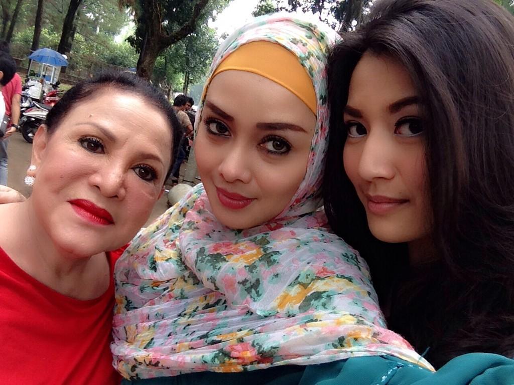 terryputeri's tweet image. Meet up on Location :)