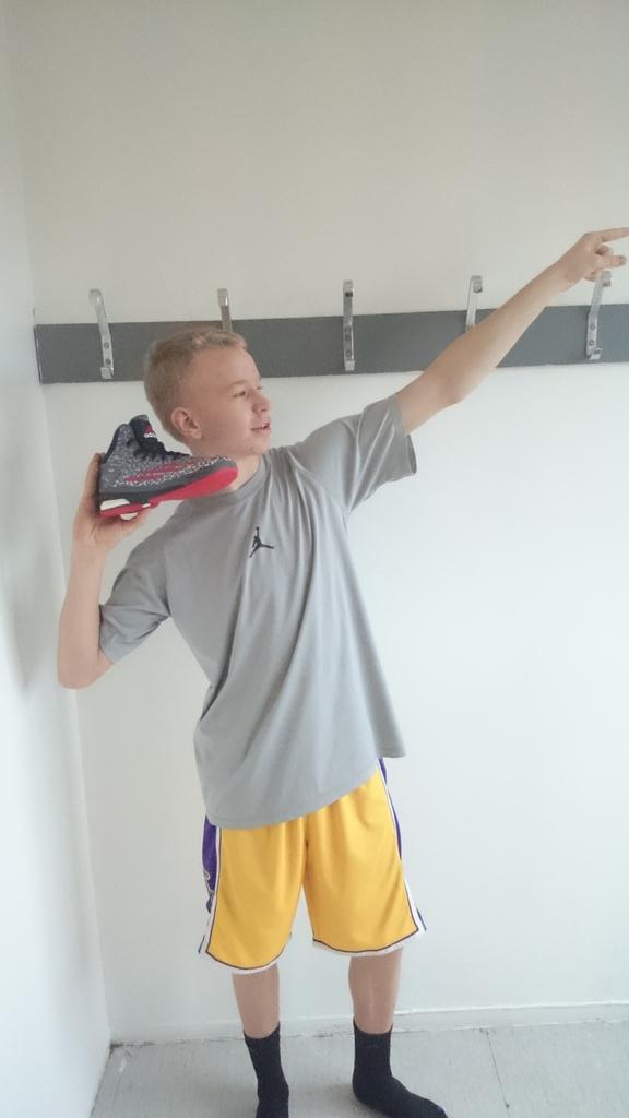 Hellgren5's tweet photo. Fresh out the box #boostorbust #crazylightboost http://t.co/Oq3eYUtWhb