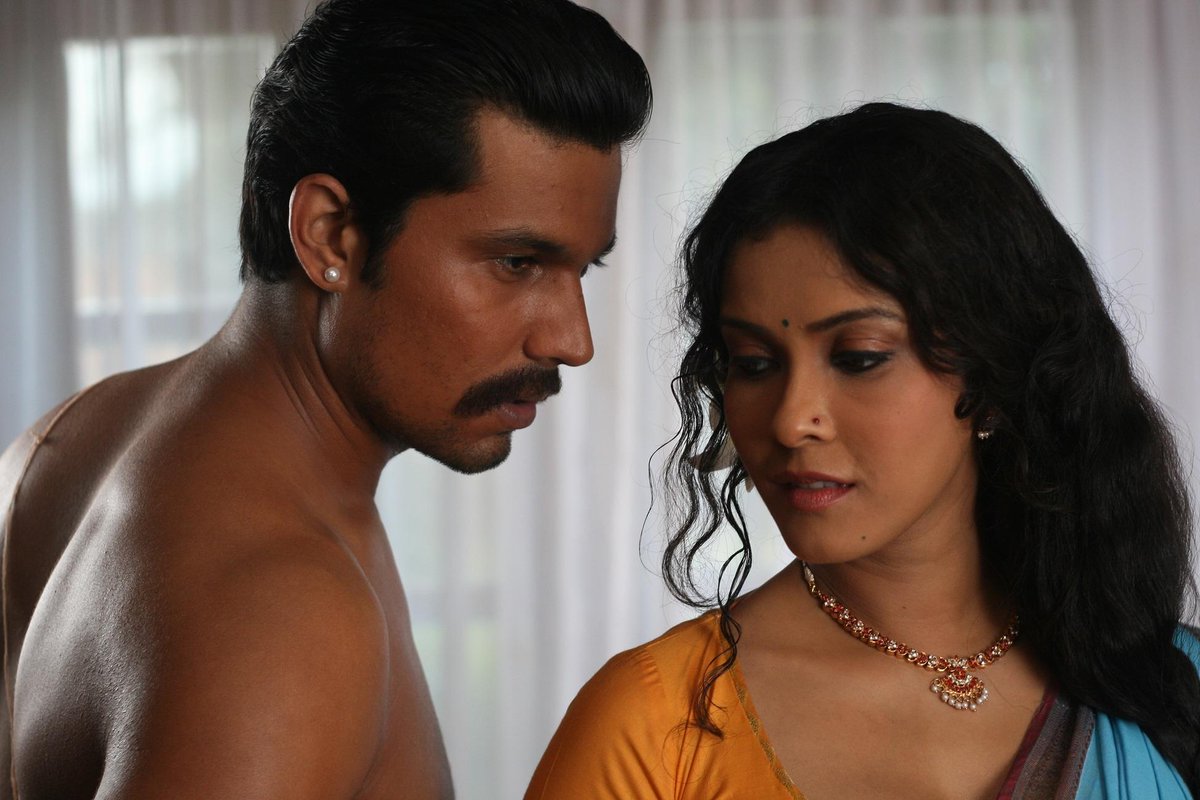 RangRasiyaFilm's tweet photo. Raja Ravi Varma dared to paint gods and Sugandha paid the prize for it.
Watch their story here http://t.co/7CTq93PG41 http://t.co/617rmUzC8O