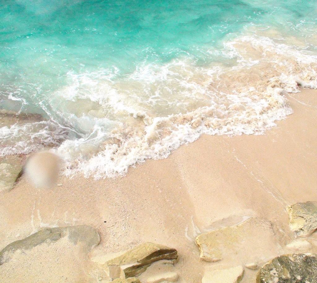 Haystackmuldoon's tweet photo. More of the blue waters of Providenciales. #BlueAdventure @Adventurecom @OutdoorTech http://t.co/GedP8rl7Ph