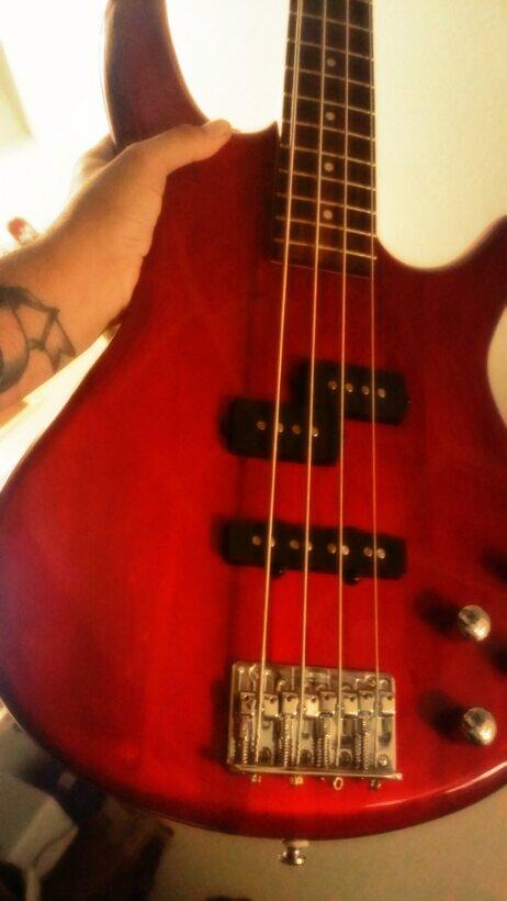 spideressj's tweet photo. Honestly, I wouldn't have this #bass if it wasn't for #JasonNewsted @MikeDirnt @Trujillo4real and #FleaRHCP http://t.co/wurx3r7pDz