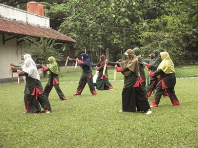 Majalah Wanita Islami tweet media