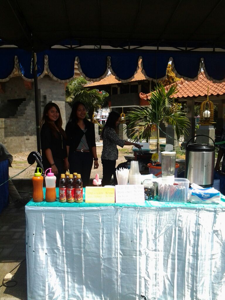 mercy sosis goreng. now at Lap. parkiran UB Hotel.