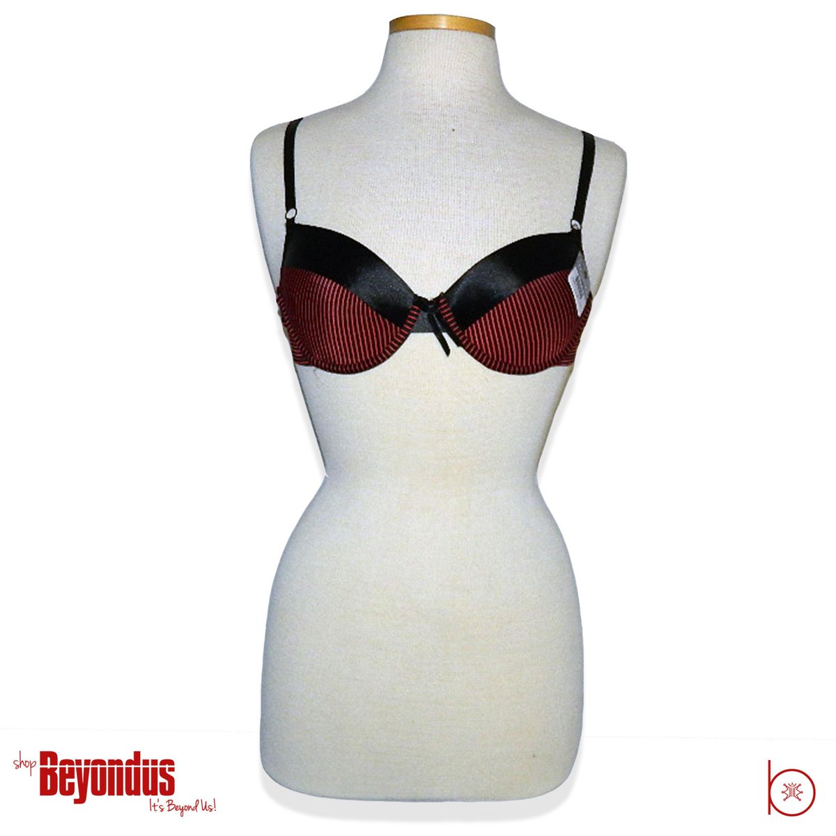 ShopBeyondUs's tweet photo. Here's a small glimpse of some of our ladies sleepwear #ItsBeyondUs #Bras #red #white #luxury http://t.co/pg7Br2xhux