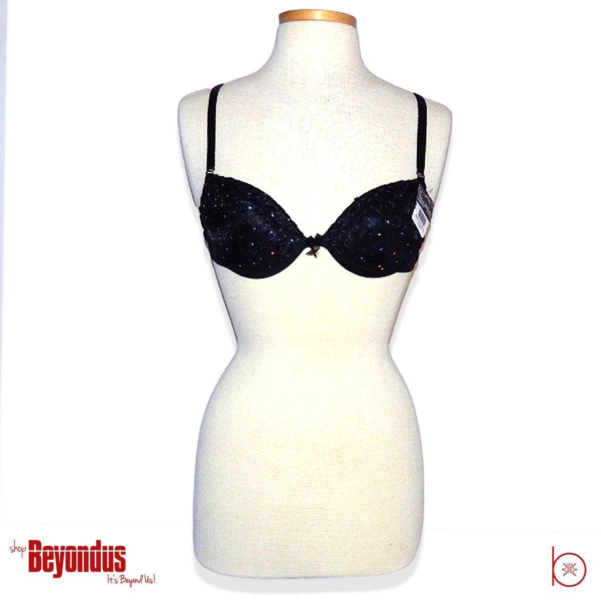 ShopBeyondUs's tweet photo. Here's a small glimpse of some of our ladies sleepwear #ItsBeyondUs #Bras #red #white #luxury http://t.co/pg7Br2xhux