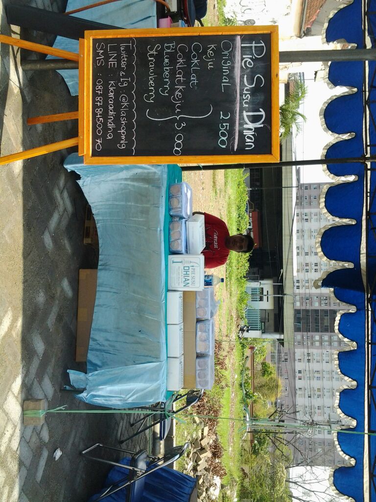 Pue Susu Dhian. now at Lap. Parkir UB hotel