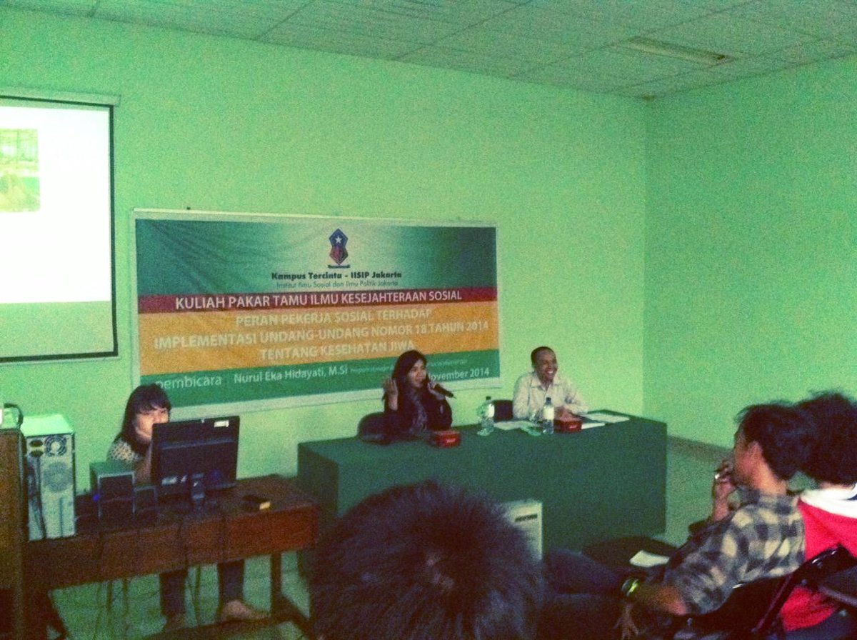 Kuliah Pakar Tamu "Peran Peksos Trhdp Implementasi UU No 18 Thn 2014 Tntg Kesehatan Jiwa" o/ Nurul Eka Hidayati, M.Si