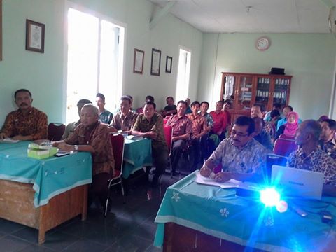 infosumpiuh's tweet photo. Rakor tingkat Kec. Sumpiuh dgn materi "Sumpiuh Kreatif Expo 2014" dan Gerakan Sumpiuh hijau, bersih dan indah http://t.co/WJJT7rj7Oq