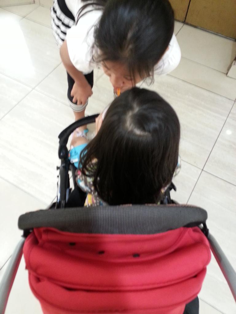 aldrennburns's tweet photo. all alone with them #daddytraining http://t.co/ulOk7xULEc