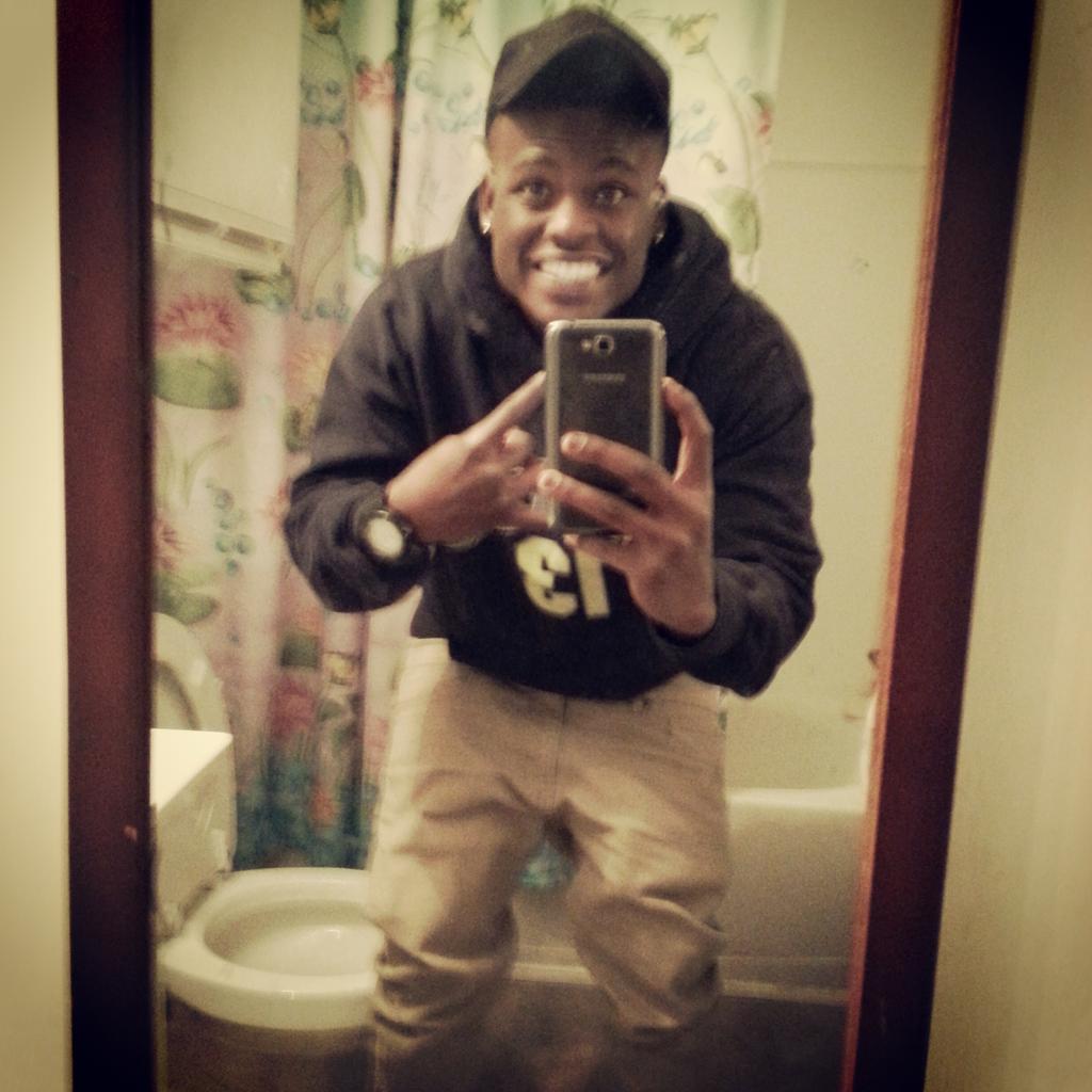 Black33_ARB's tweet photo. Gangstaaaaa shiiitttttt http://t.co/Vc3O1TYQus