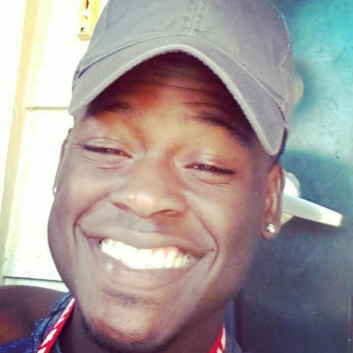 Black33_ARB's tweet photo. Smile brighter den the sun http://t.co/2Wsm5vgh5u