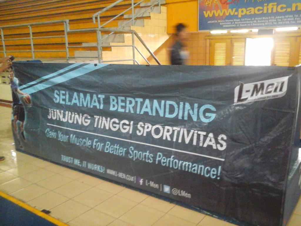 LMen's tweet photo. Good luck :) RT @bandungutama: Woohoo...dukungan dari @LMen dan @LMenBandung buat scrimmage game hari ini,  #ROARR http://t.co/yZTkCjJCRX