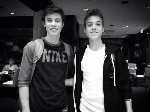 europepurpose's tweet photo. What is your favorite friendship? #Catthew or #Satthew? #carterreynolds #MatthewEspinosa #ShawnMendes http://t.co/2S8jXo26in