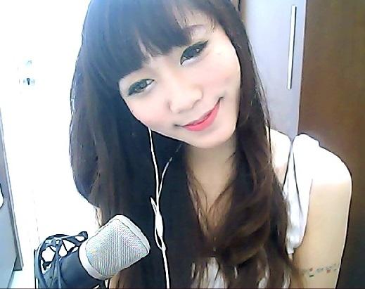 MissCindyDevina's tweet photo. yukk request lagu bareng Cindy disini: http://t.co/EJYK982s9s http://t.co/GfHxE8DWu3