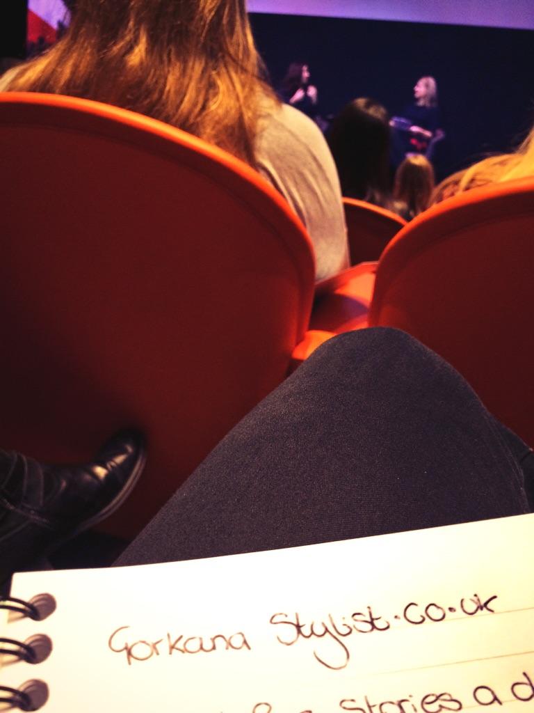 AmyRusso__'s tweet image. #GorkanaStylist briefing... #notesnotesnotes