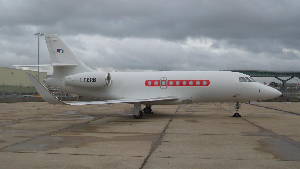 AS_Aviation's tweet photo. Another biz jet for us at Gatwick.  I-PBRB of Sirio is one of our more regular visitors. Arrived a few days ago. http://t.co/0NkqeL0X2Z