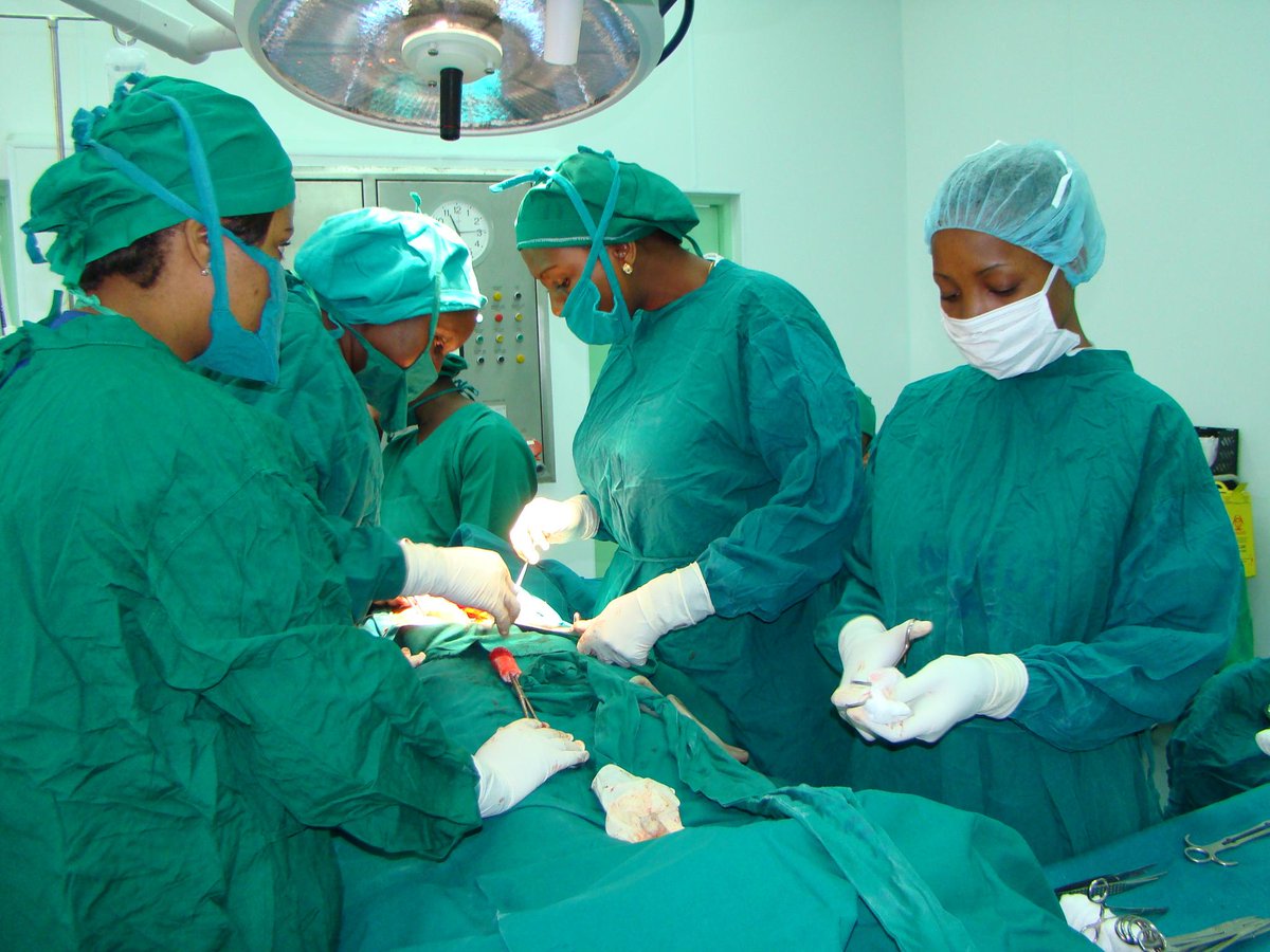 Muhimbili1's tweet photo. #SurgeonsAtWork http://t.co/QRZU5w2jvN
