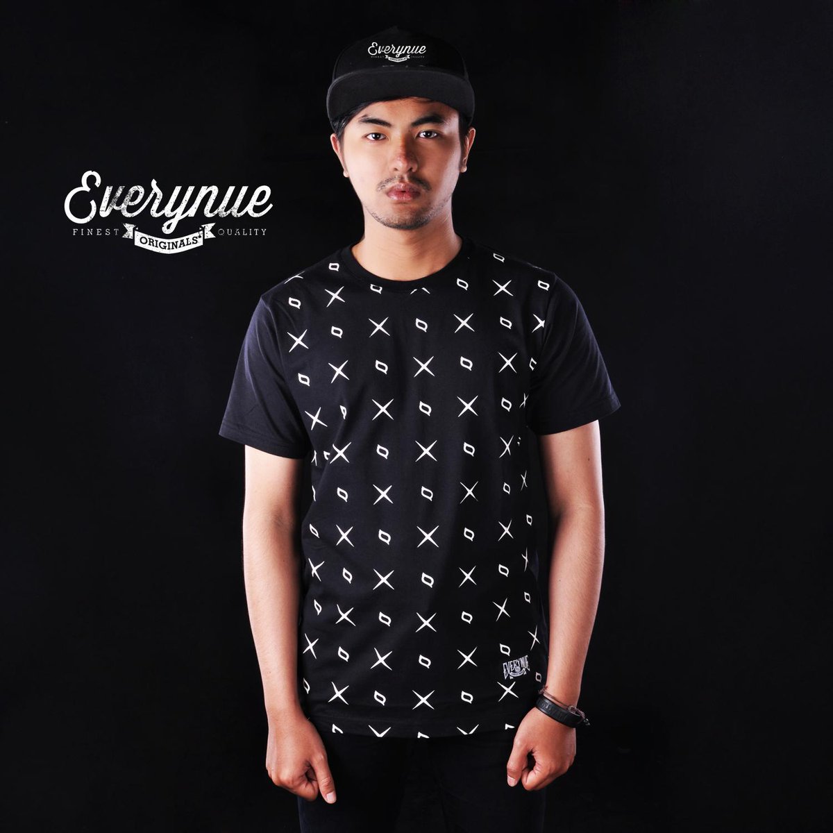 "XOXO" IDR 130K (cotton combed 30S + Discharge Ink)  for order 085722338483