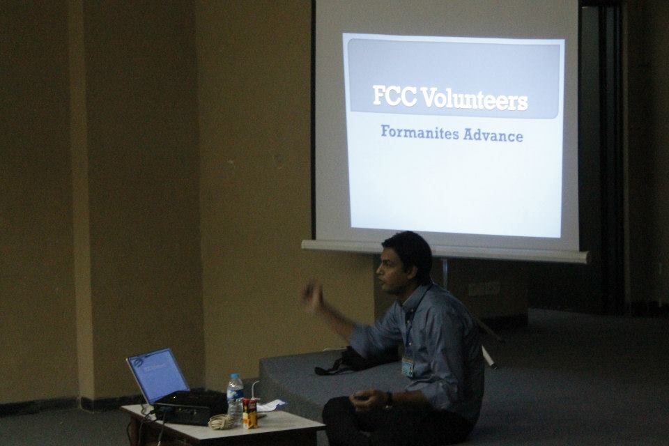 forman_advance's tweet photo. -Sir Sharoon Gill , during a brief session for volunteers.
#FCCU #Formanites_Advance #Volunteers #By_love_serve http://t.co/674hMdMOTd