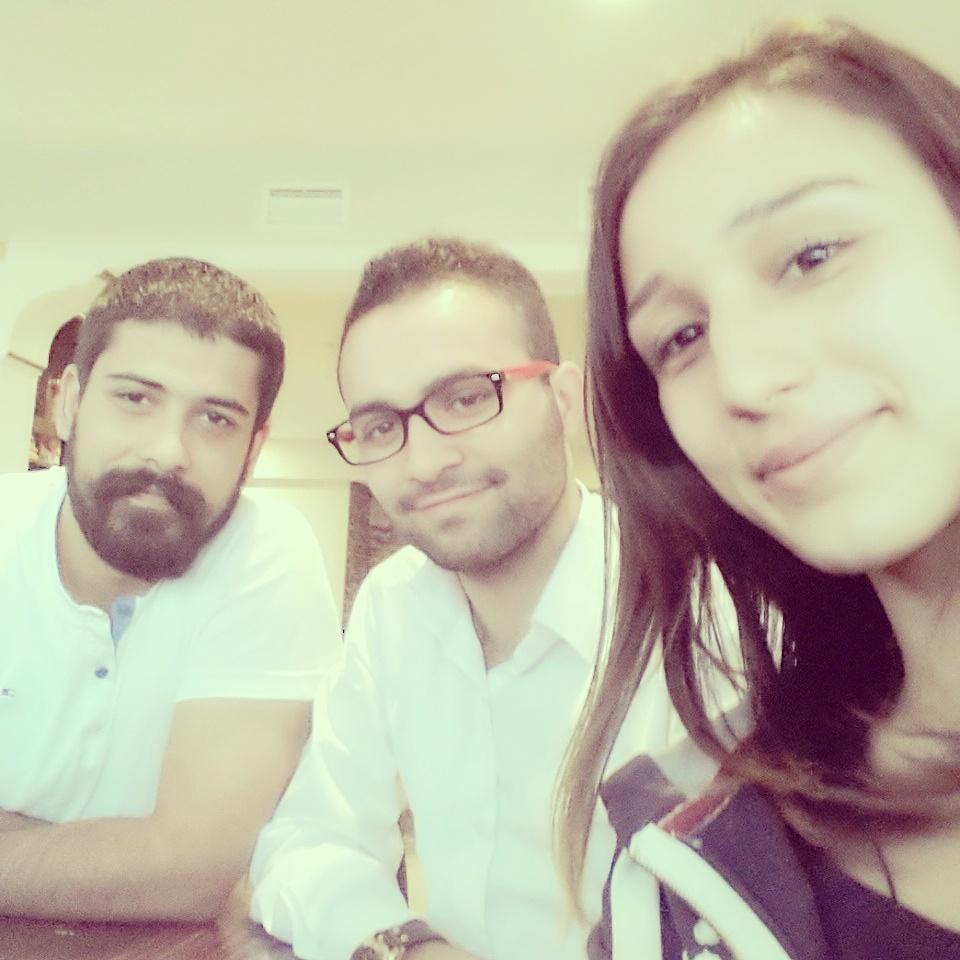hkncck05's tweet photo. En güzel dostluklar bu fotoğrafta :) http://t.co/7rpjJgKZOT