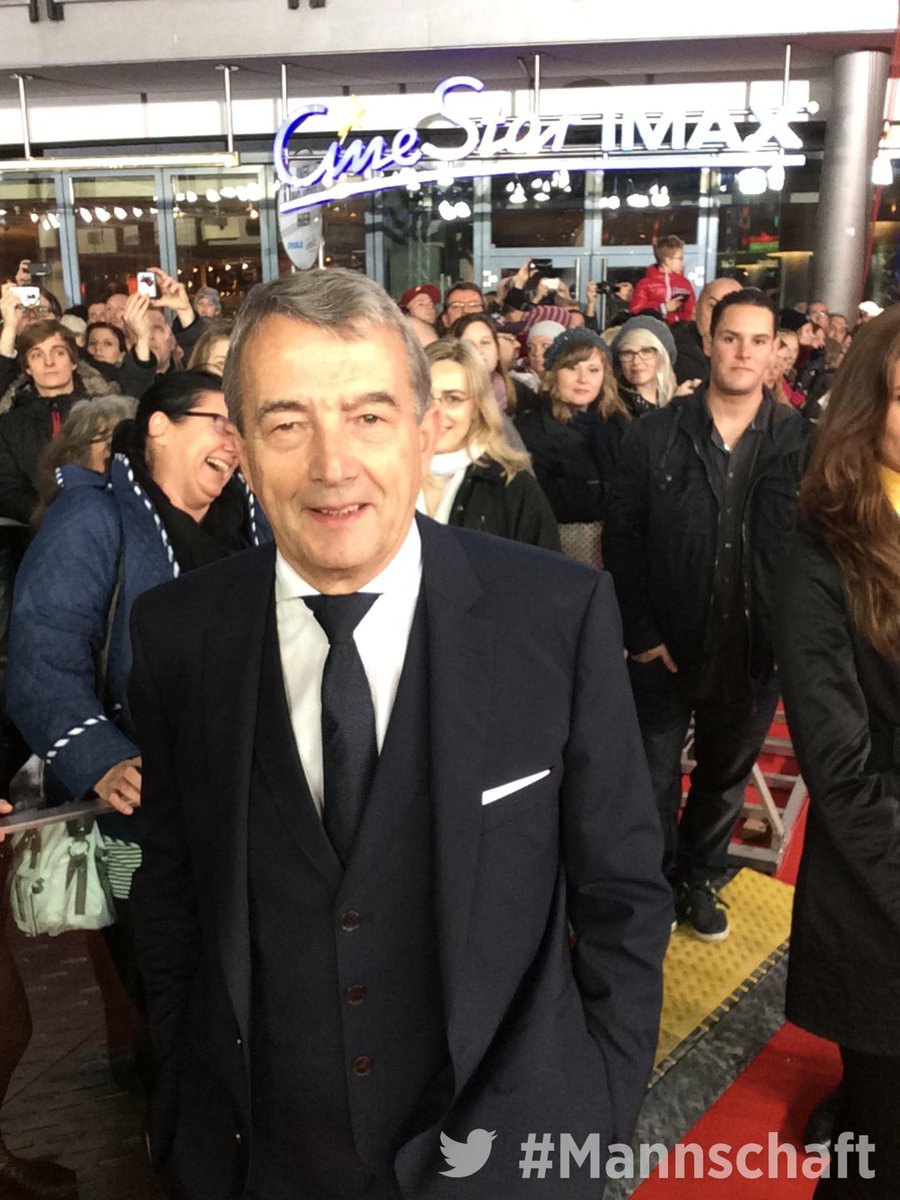 Noch mehr Bilder der Premiere ;) Danke Sönke Wortmann, <a href="/JellaHaase/">Jella Haase</a>, Günter Netzer, Wolfgang Niersbach und <a href="/TwitterDE/">Twitter Deutschland</a>