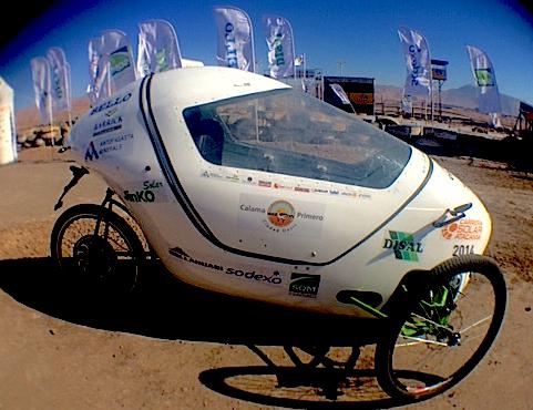 alternativaver1's tweet photo. Se inicia carrera de autos solares en Tarapaca , gran apuesta el futuro ya es presente, gran iniciativa #collahuasi http://t.co/A5kNT5xmNL