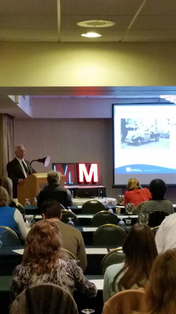 signcodeguy's tweet image. ISA's #signcode seminar begins with Mike Lauretano addressing more than 50 Connecticut planners.