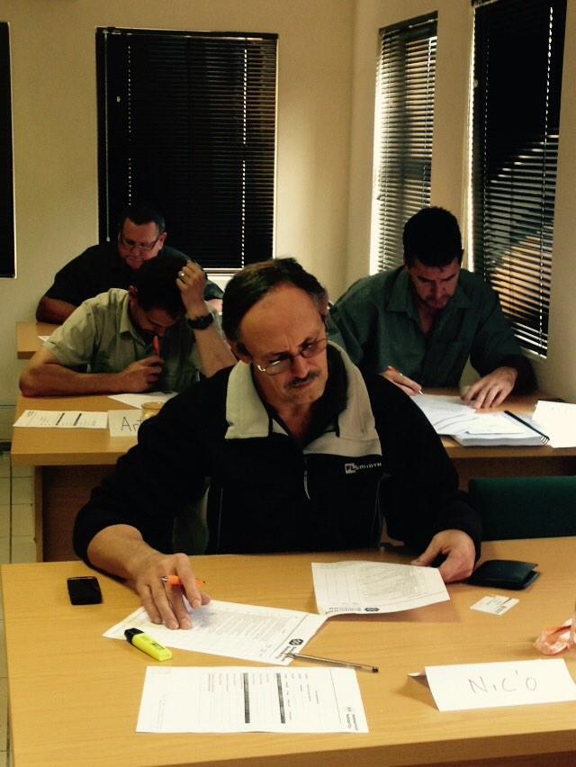 lzleroux's tweet photo. #Opleiding vir @solidariteit Verteenwoordigers in Witbank. Kennis word ook getoets. So #beskerm ons mense. http://t.co/VVWhLDTE6F