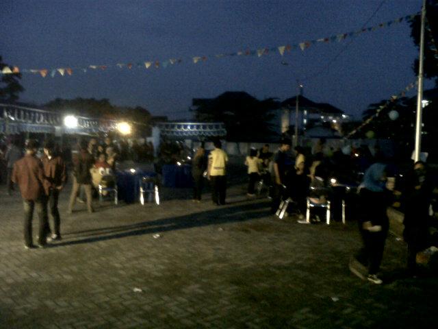 Yok segera merapat ke lapangan parkir UB hotel gengs.